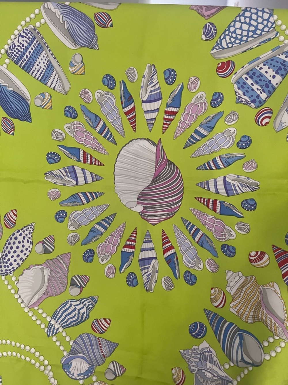 Gucci seashell pearls silk scarf - Picture 8 of 9